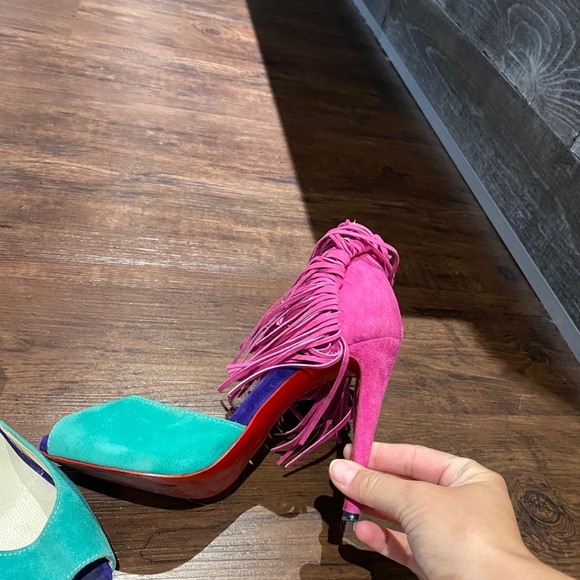 Louboutin - Picture 2 of 4